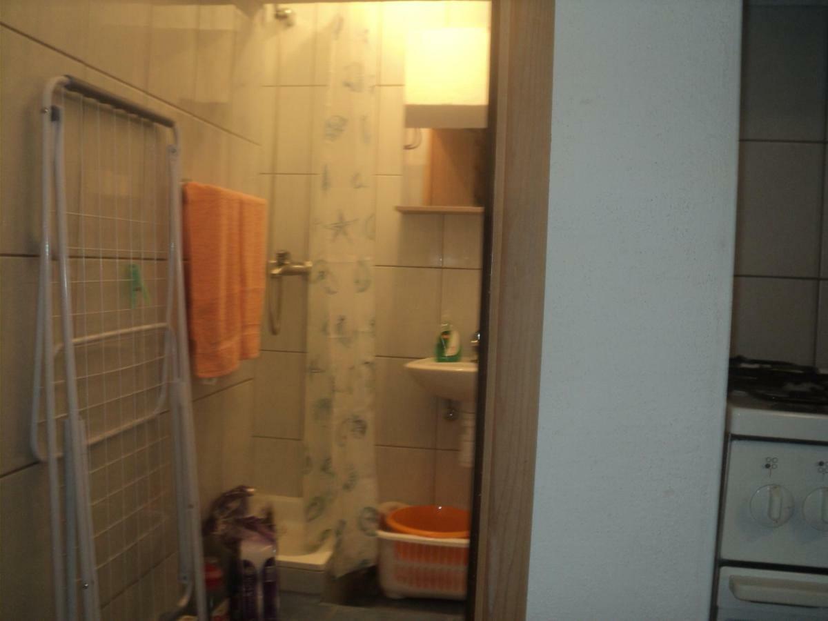 Studio Apartman Kastel Kambelovac Каштела Экстерьер фото